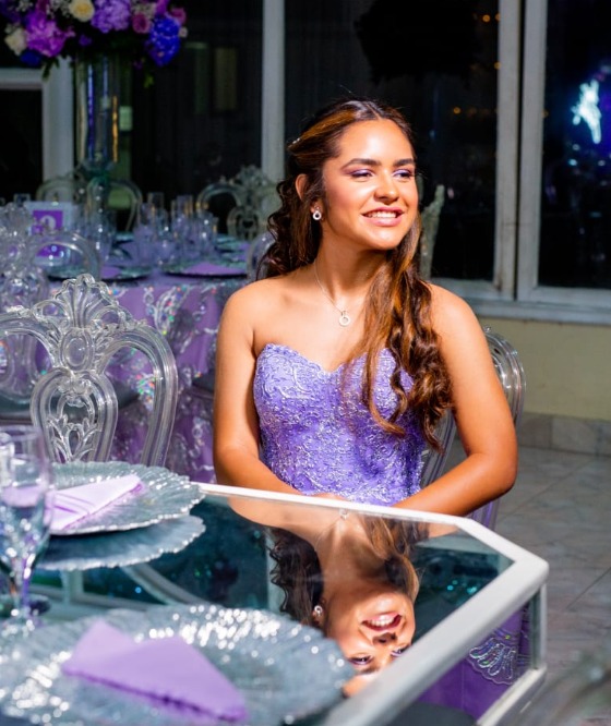 Fiesta 15 años violeta cristal