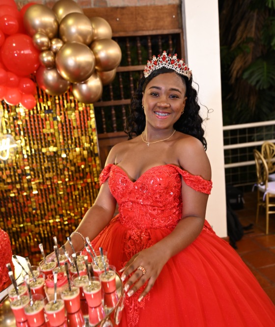 Fiesta 15 años Golden Red
