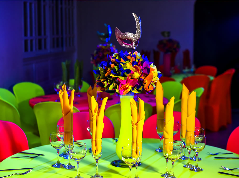 Decoracion mesa neon