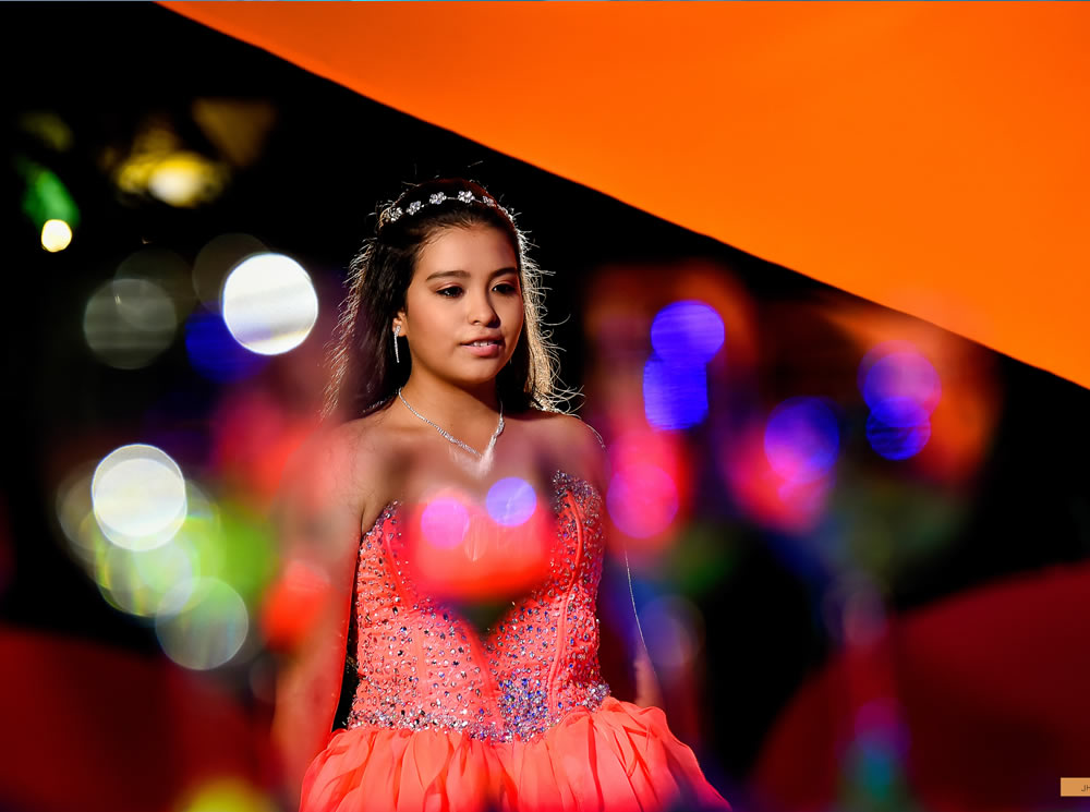 quinceañera y vestido NEON